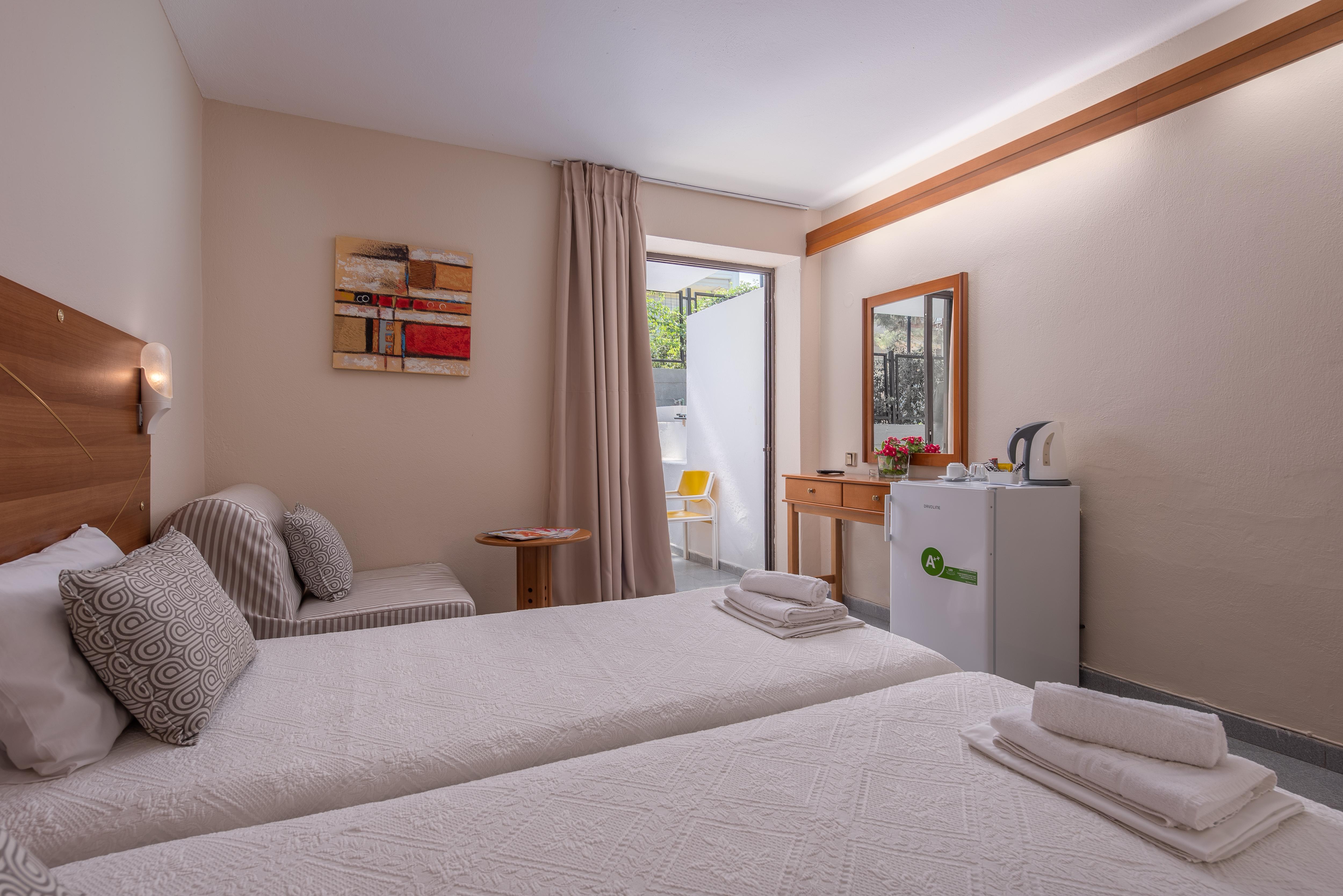 Dionysos Hotel & Suites Hanioti Luaran gambar