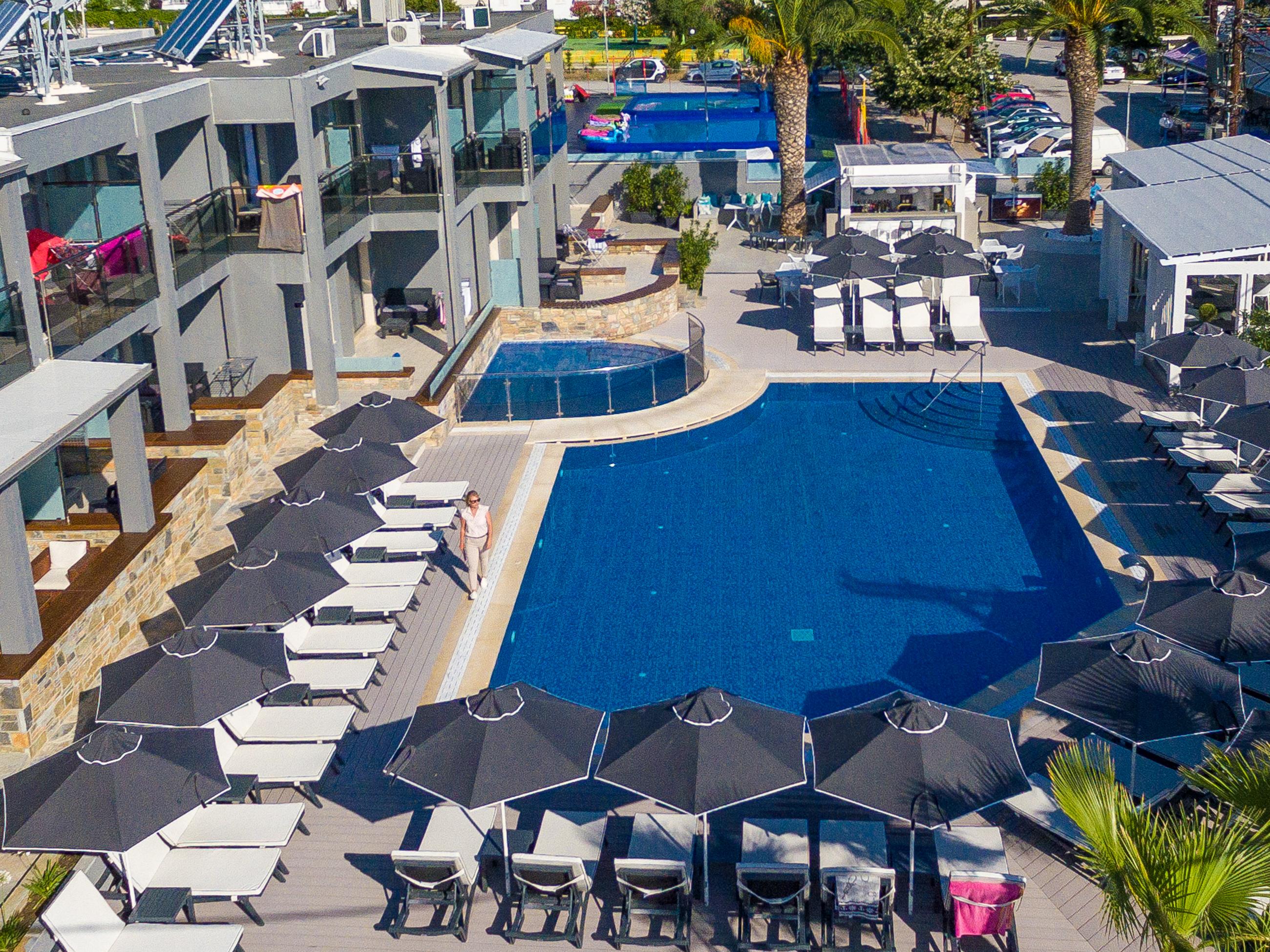 Dionysos Hotel & Suites Hanioti Luaran gambar