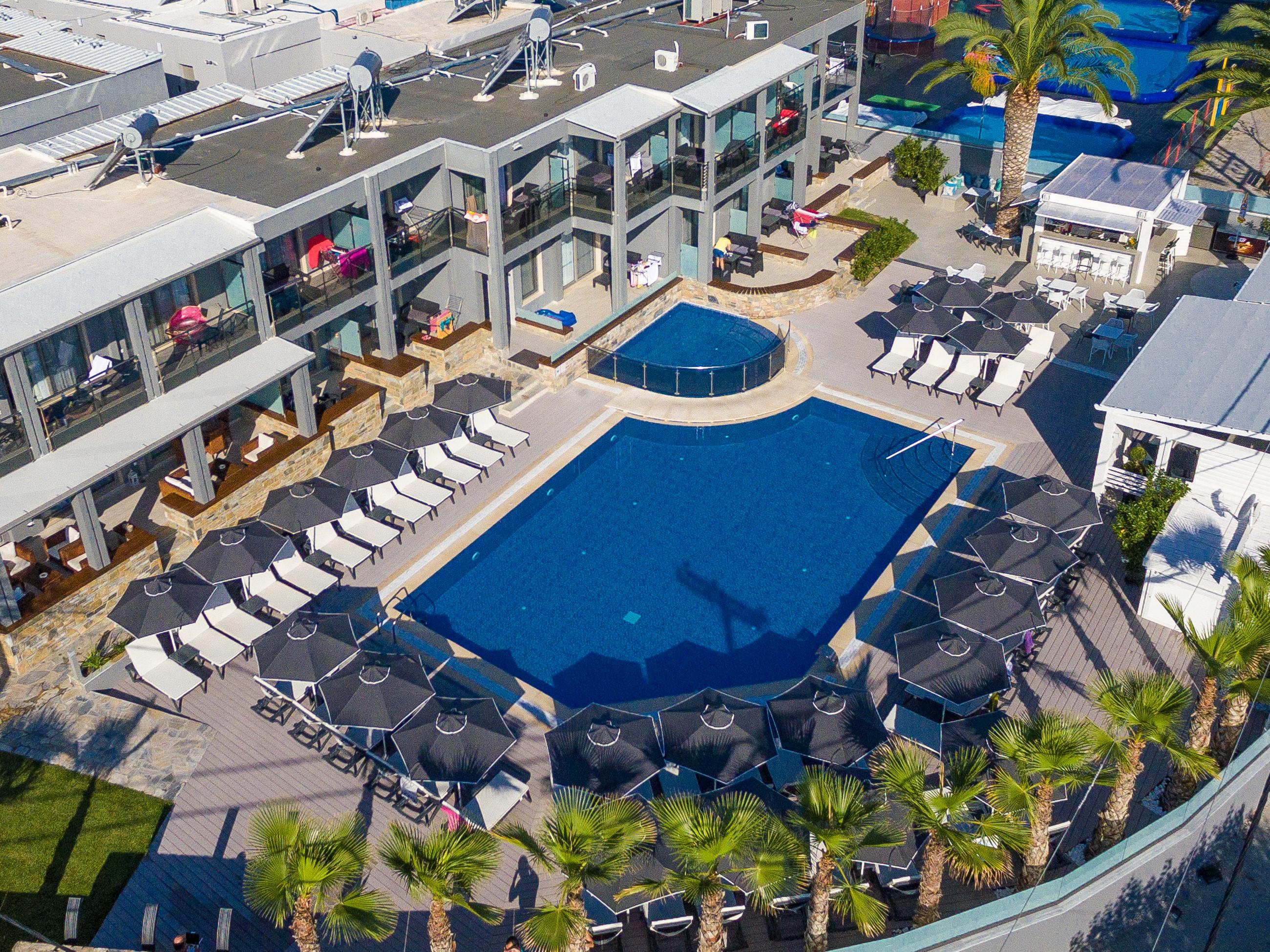 Dionysos Hotel & Suites Hanioti Luaran gambar