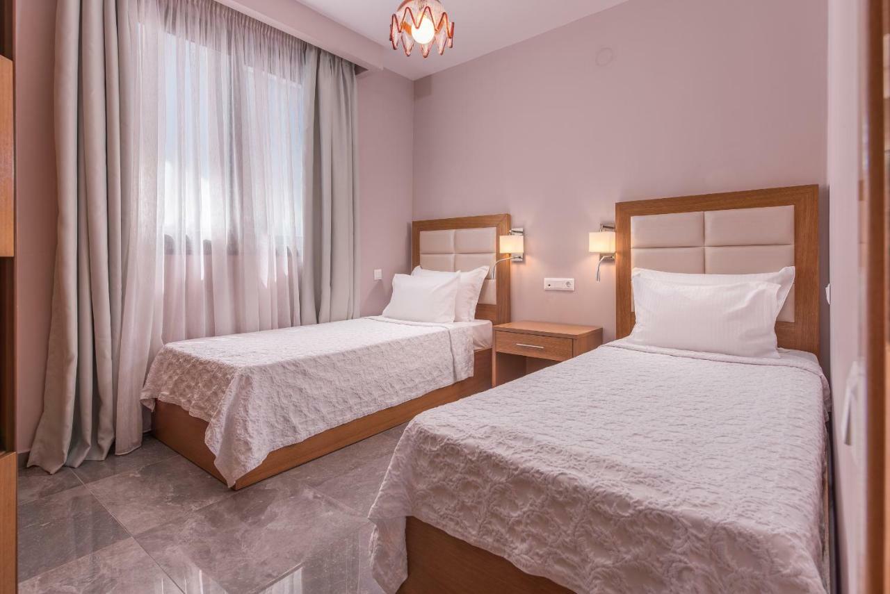 Dionysos Hotel & Suites Hanioti Luaran gambar