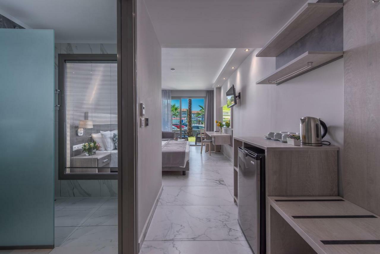 Dionysos Hotel & Suites Hanioti Luaran gambar